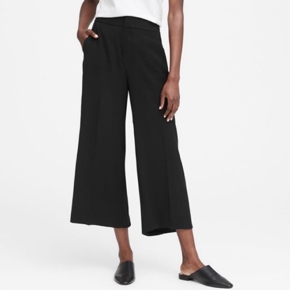 Banana Republic Black Cropped Wide Leg Trouser Pant Sz 8 Quiet Luxury Office
